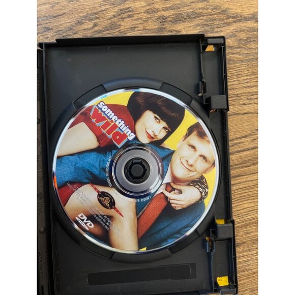 Something Wild DVD 1986 Comedy Movie Melanie Griffith & Jeff Daniels Pre-Owned - Picture 2 of 5